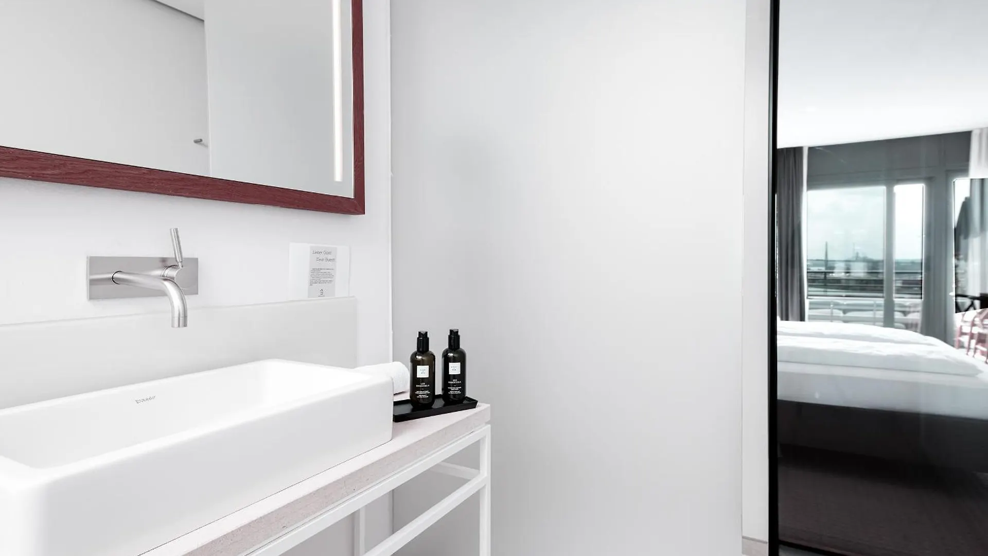 **** Hotel The Suites Rainvilleterrasse Hamburg Deutschland